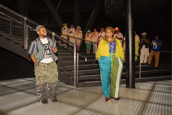 擺脫包袱定義「黑」　探問「我是誰」　《轉轉生》重構殖民經驗後的奈及利亞美學 主要圖片